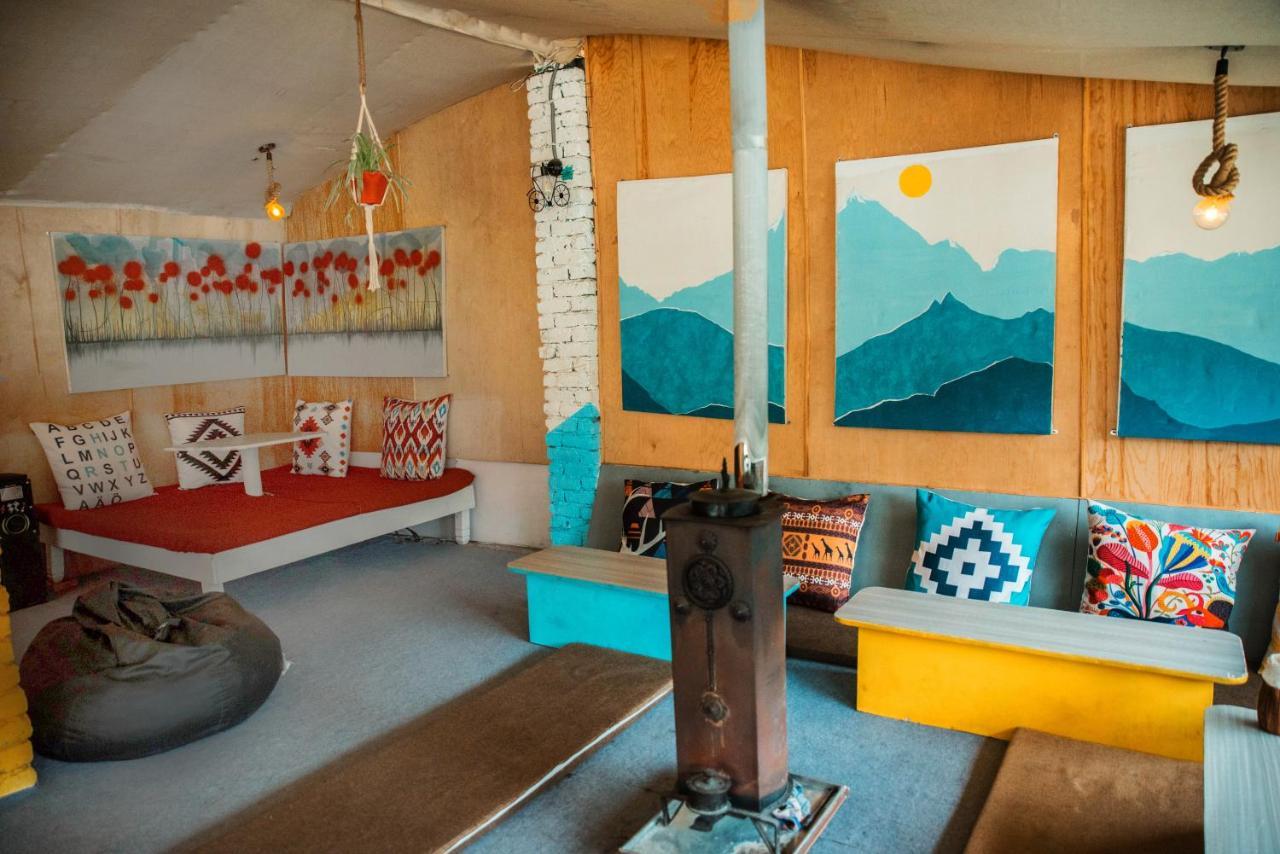 Young Monk Hostel & Cafe Old Manali Zewnętrze zdjęcie